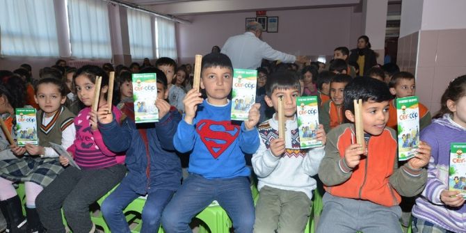 Yeşilyurt Belediyesi Çevre Bilinci Üzerine Okullarda Eğitimler Düzenliyor