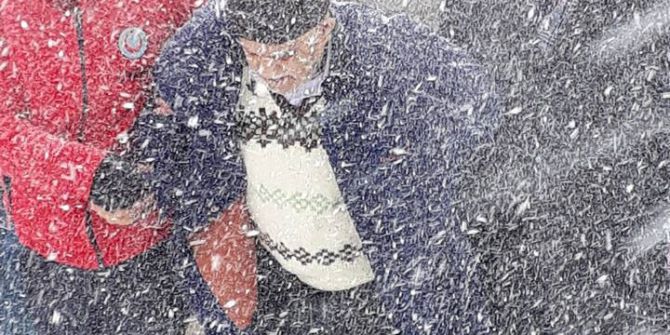 Kapalı Köy Yollarında Hastaların Yardımına Umke Koşuyor