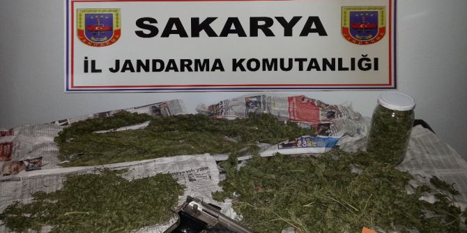 Sakarya’da 820 Gram Kubar Esrar Ele Geçirildi