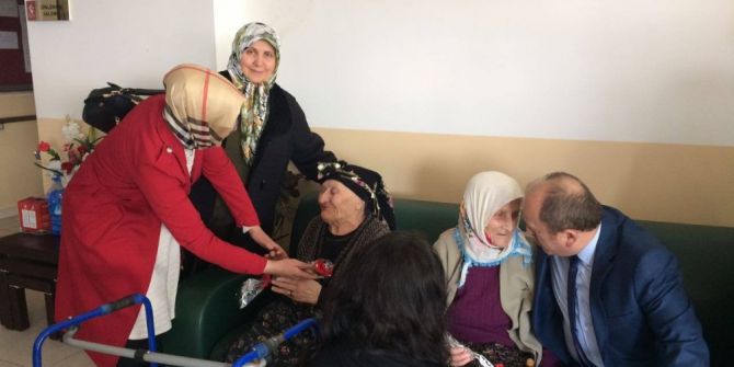 Karadağ’dan Huzurevi Ziyareti