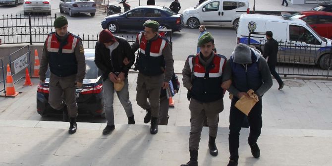 Terör Propagandası Ve Cumhurbaşkanı’na Hakaretten 3 Kişi Tutuklandı