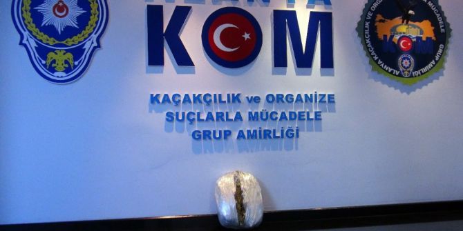 ‘Dur’ İhtarına Uymayan Araçtan 1 Kilo Esrar Çıktı