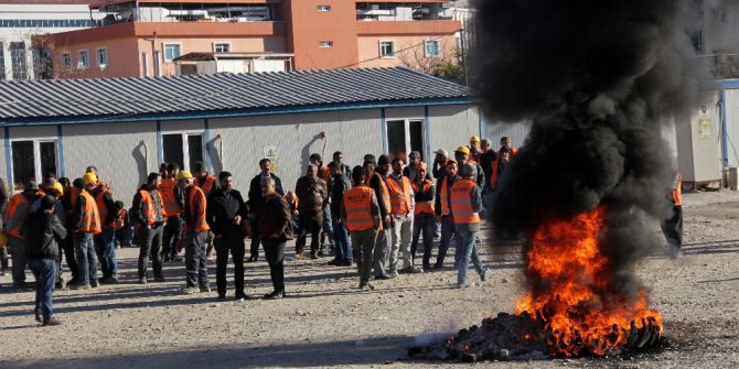 Adana Adliye Sarayı İnşaatında Çalışan İşçiler Eylemde