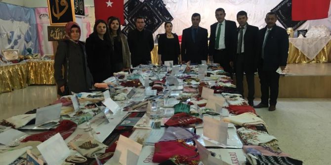 “ Çemberimde Gül Oya” Sergi Açılışı Yapıldı