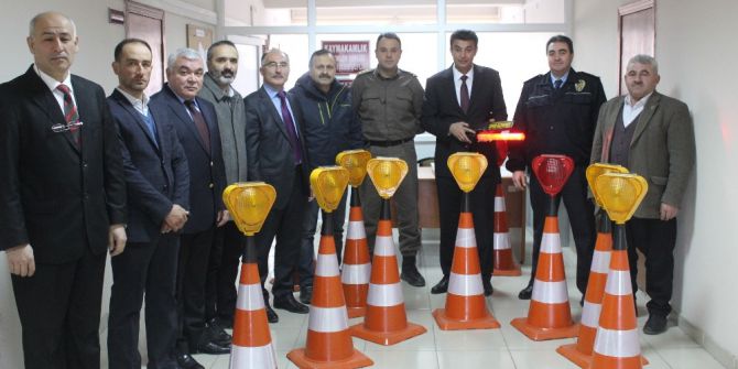 Trafik Güvenliği İçin Işıklı Duba