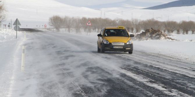 Ardahan’da Tipi Ulaşımı Aksatıyor