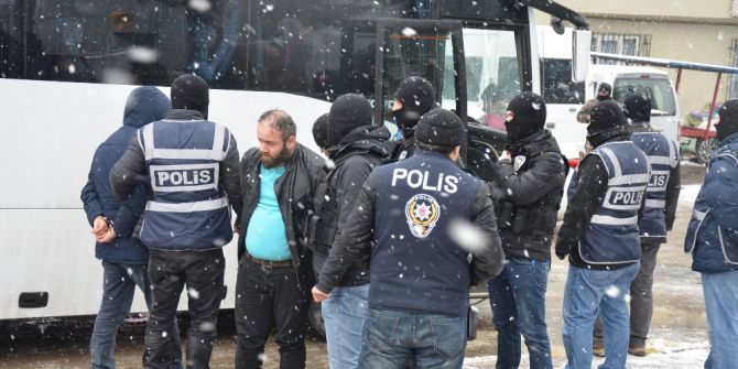 Uyuşturucu Operasyonu Zanlısı 35 Kişi Adliyede