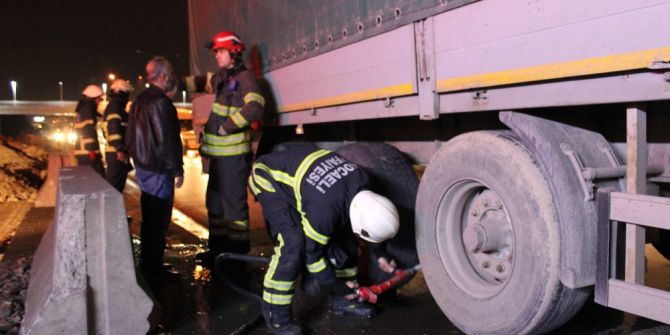 Balataları Yanan Tır Korkuttu