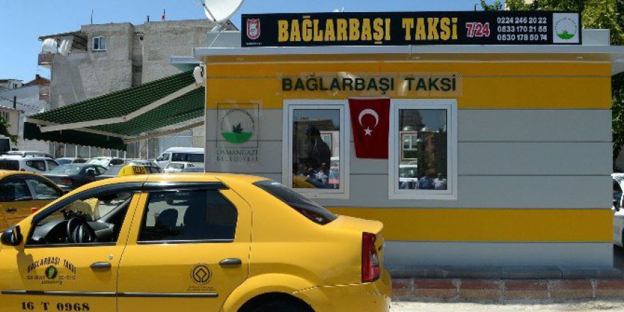 Taksi İsteyen Vatandaşa Dündar Cevap Verdi