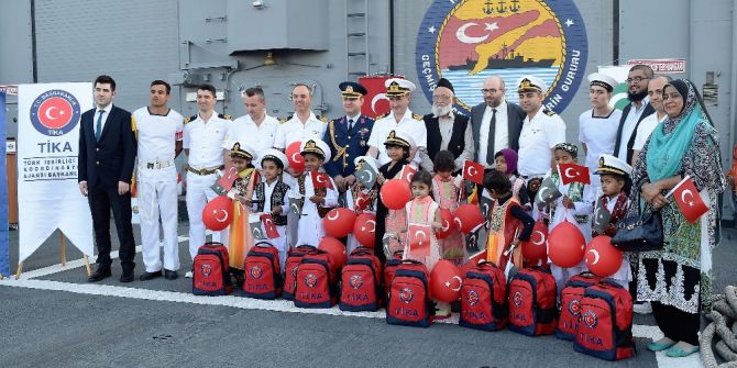 Tika’dan Pakistanlı Yetim Öğrencilere Eğitim Malzemesi Desteği