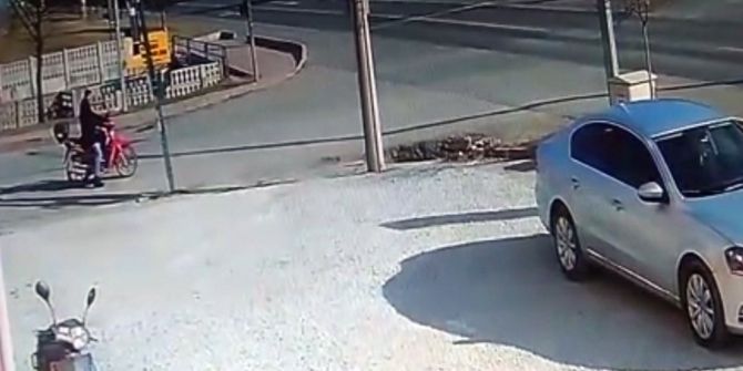 Trafik Kazası Saniye Saniye Güvenlik Kamerasında