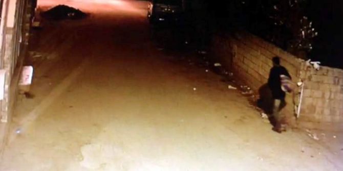 Ziraat Odasından Hırsızlık Yapan Şahsı Güvenlik Kameraları Yakalattı