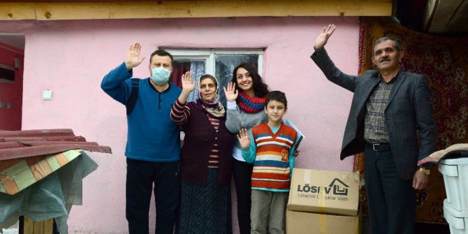 Lösev’den İhtiyaç Sahibi Ailelere Eşya Yardımı