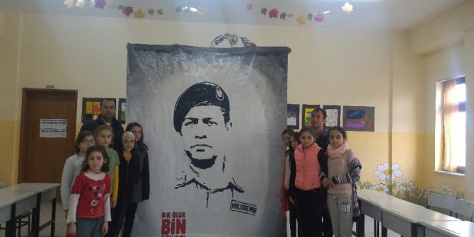 Öğretmenler Ömer Halisdemir’in Siluetini Yaptı