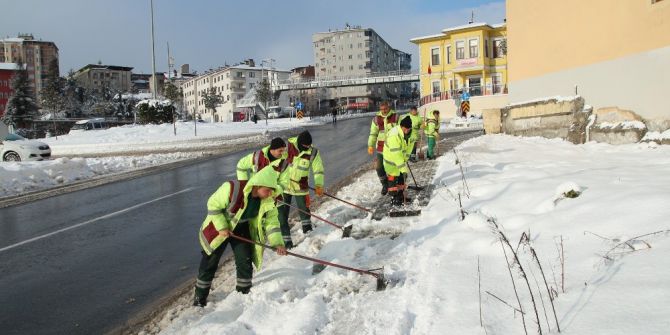 Trabzon’da Kar Mücadelesi Çalışmaları Sürdürülüyor