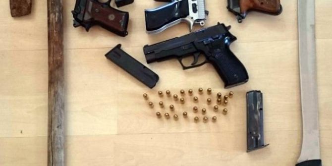 Emniyet Müdürlüğü Binası Önünde Silahlı Kavgaya 8 Tutuklama