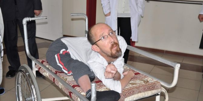 Bedensel Engelli Vatandaşa Akülü Arabası Teslim Edildi