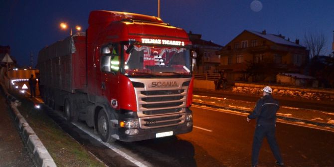 Kamyonun Çarptığı Yaya Yaralandı