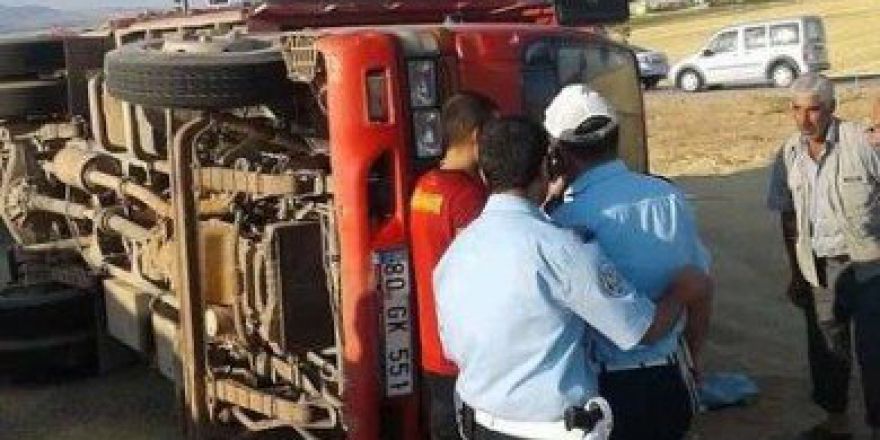 Adıyaman’da Kamyonla Tır Çarpıştı