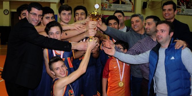 Basketbol’da Namağlup Şampiyon Gkv