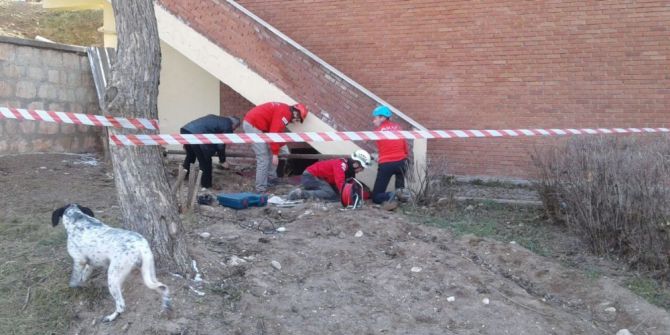 Yavrusunun Kurtarılma Mücadelesinde Ekiplerin Başından Bir Saniye Ayrılmadı
