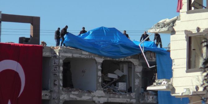 Patlamada Hasar Gören Binalar Branda İle Kapatıldı