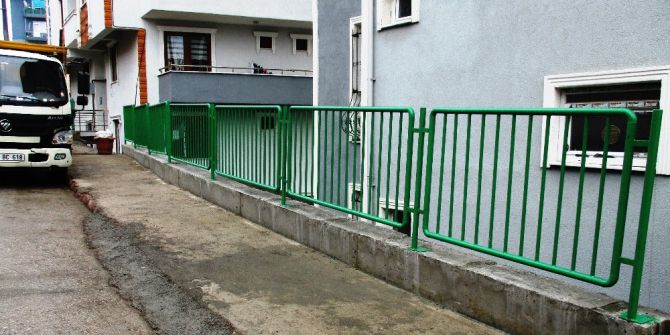 İzmit’te Bariyer Ve Korkuluk Çalışması