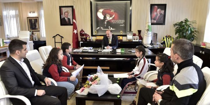 Mamak Belediye Başkanı Akgül, Bilim Koleji Öğrencilerini Misafir Etti