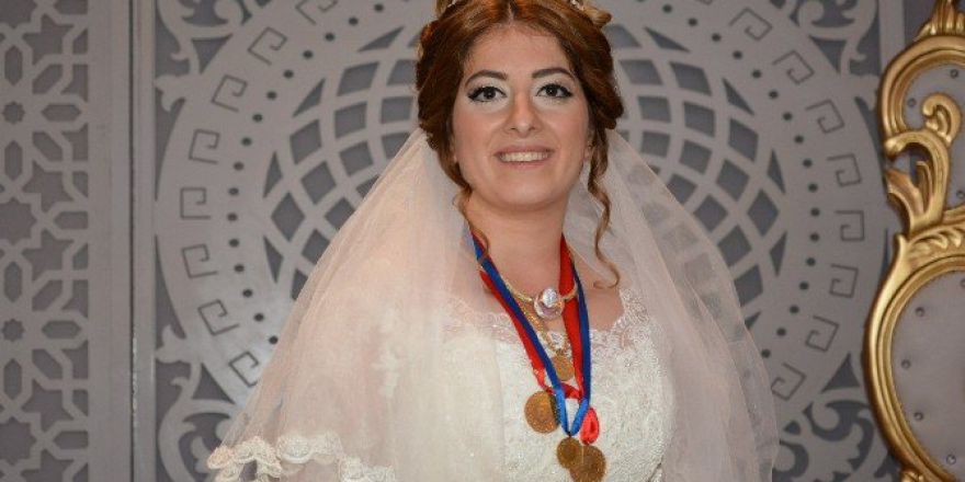 Polis Damat Kendi Düğününe Gelemedi