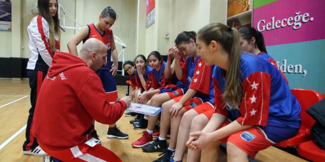 Özel Sanko Okulları Şampiyonluğu Kimseye Bırakmıyor