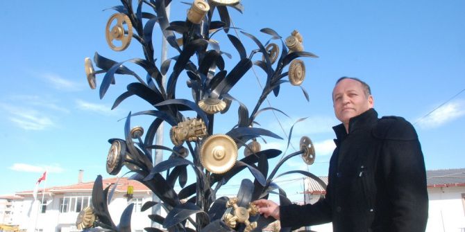 Araç Parçalarından Sanat Eseri Ortaya Çıkardı