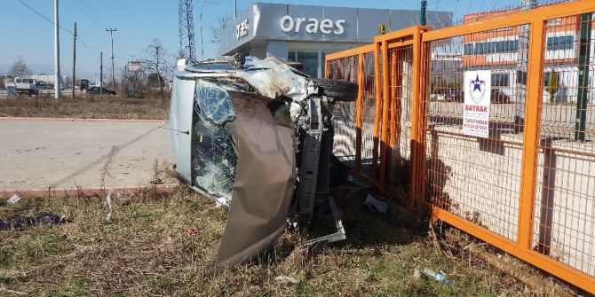Sakarya’da Trafik Kazası: 3 Yaralı