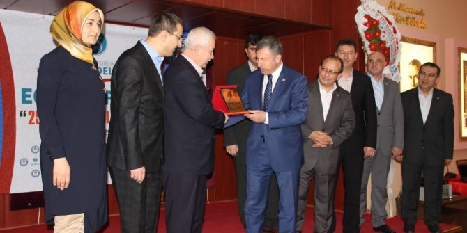 Eğitim Bir Sen’den Vefa