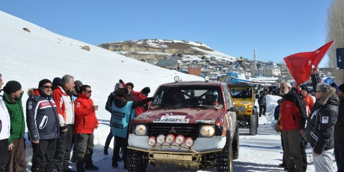 Off-road Rallisinde Bazı Araçlar Takla Attı