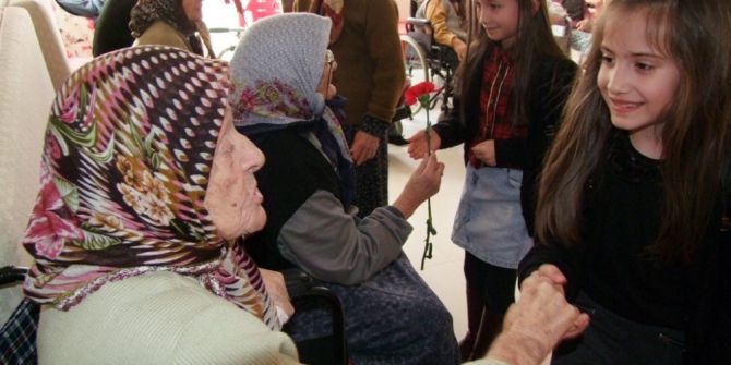 Öğrencilerden Huzurevi Ziyareti