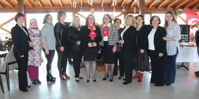 Chp’li Kadınlar Dayanışma Yemeğinde Buluştu