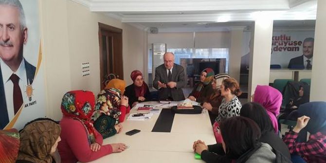 Ak Kadınlar Sahaya İndi