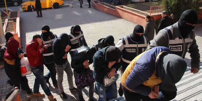 Karabük’te Uyuşturucu Operasyonunda 5 Tutuklama