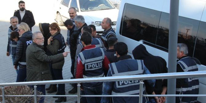 Huzur Operasyonunda 5 Tutuklama