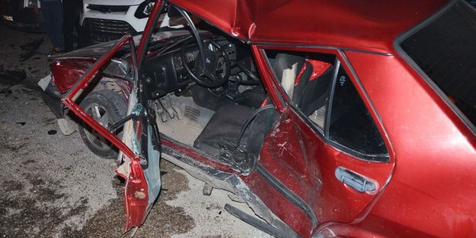 Milas’ta Spin Atan Bir Araç Kaza Yaptı; 1’i Ağır 4 Yaralı