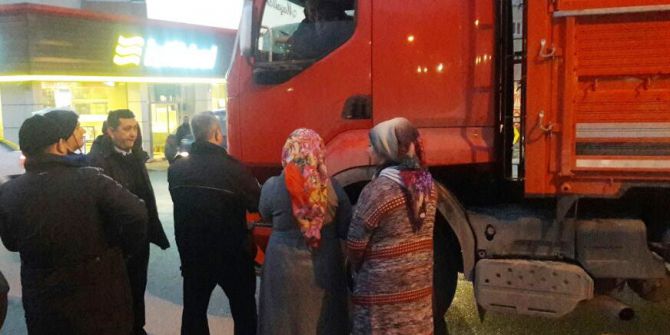 Kafasına Silah Dayayıp Kendini Tıra Kilitledi