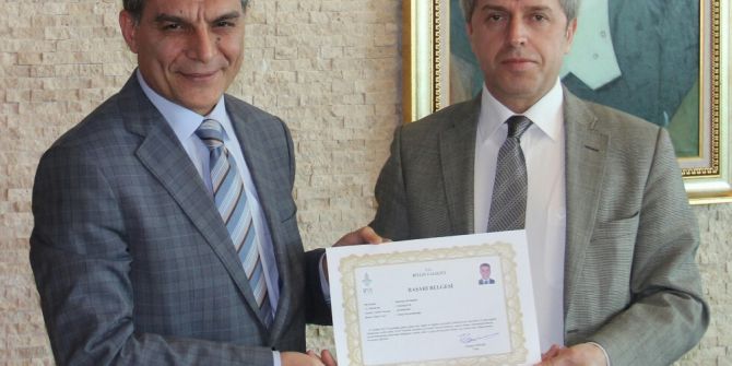 Vali Çınar’dan Kaymakam Özkan’a Başarı Belgesi