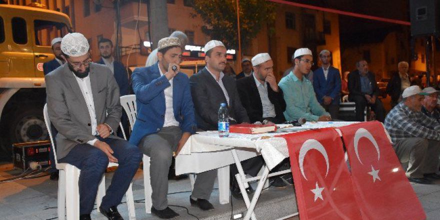 Kızılcahamam’da Demokrasi Şehitleri Dualarla Anıldı