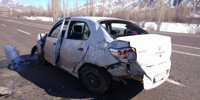 Oltu’da Trafik Kazası: 3 Yaralı