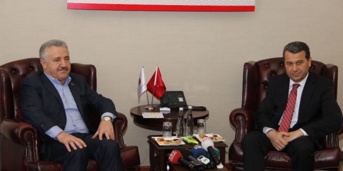 Bakan Arslan: “Eskişehir’in Antalya’ya Bağlanmasını Önemsiyoruz”