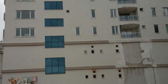 Avm’nin 6. Katından Düşen Genç Kız Öldü