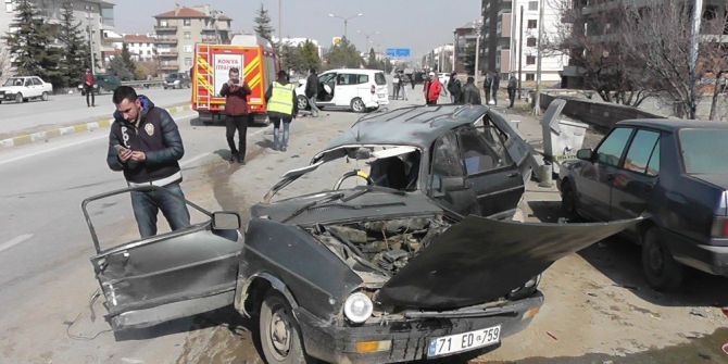 Konya’da Zincirleme Trafik Kazası: 3 Yaralı