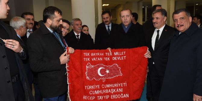 Mathap’tan Cumhurbaşkanı Erdoğan’a Duvar Halısı