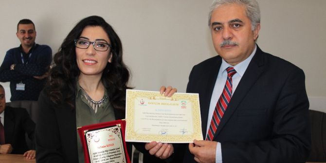 Assistt Rehberlik Ve Müşteri Hizmetleri Başarılı Personeline Onur Belgesi Verdi