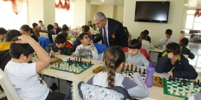 Satranç Turnuvası Büyük İlgi Gördü